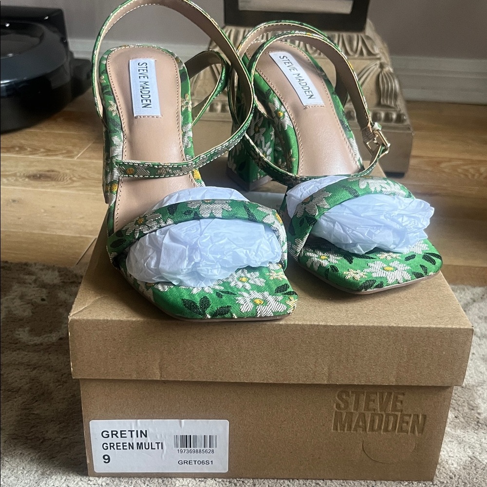 Steve Madden Floral Green Multi Heels